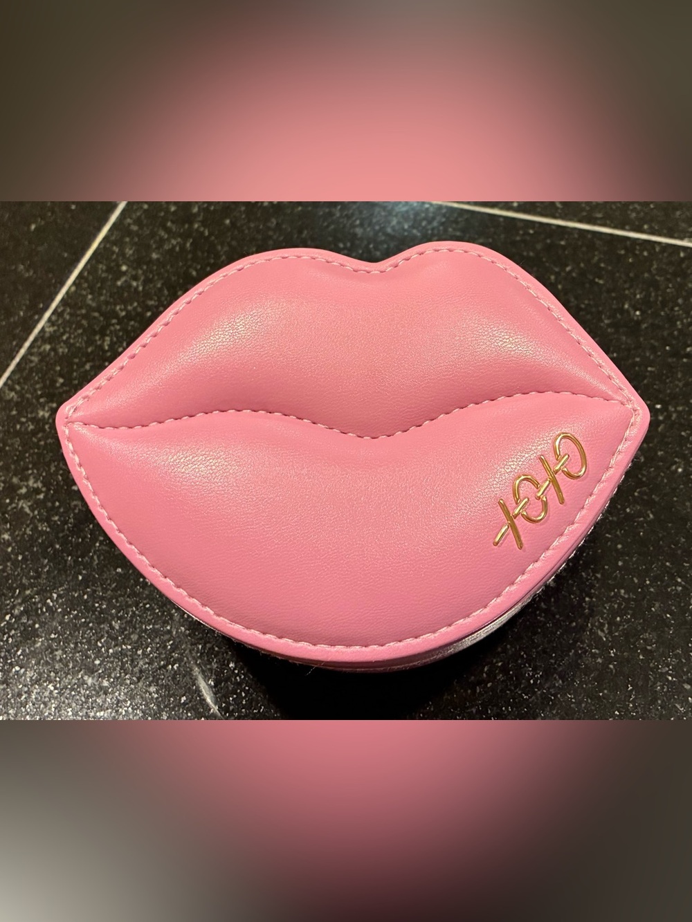 Kendra Scott Lip Jewelry Storage Case XOXO Pink